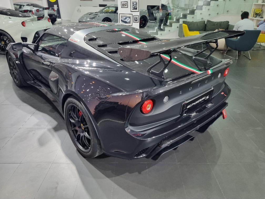 Exige Cup430 carbon fiber endplates
