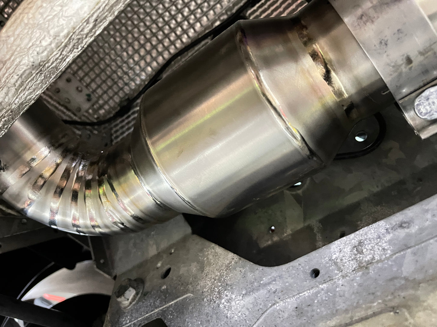 EURO 6 titanium lightweight catalysts pipe by Aerie performance